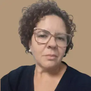 Eliete da Silva - Com a Mulher do fluxo de sangue aprendi que a fé verdadeira nos impulsiona a agir, e ao tocar em Jesus, mesmo no invisível, recebemos cura, dignidade e vida transformada.